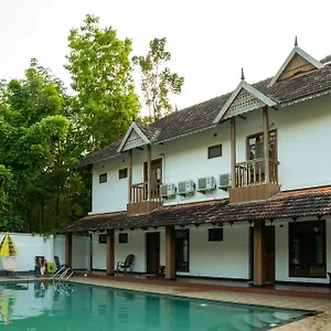 https://vajra-ayurveda-and-yoga-retreat.kerala-hotels.net