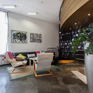 Center 25 Apartment